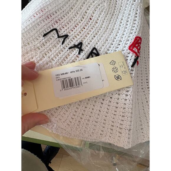 MARNI - NWT Knit White Bucket Hat w/ Red Marni Embroidery and Rose